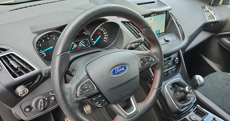 Ford Kuga cena 92900 przebieg: 15144, rok produkcji 2019 z Warka małe 596